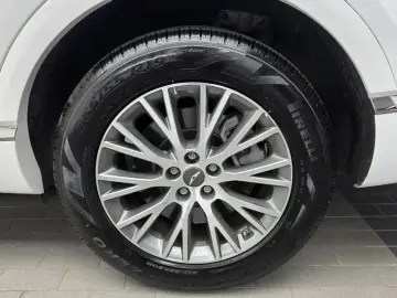 2023 Genesis GV80 с пробегом 24 887 км