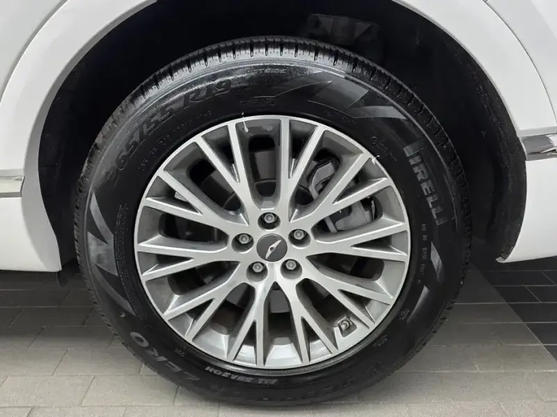 2023 Genesis GV80 с пробегом 24 887 км