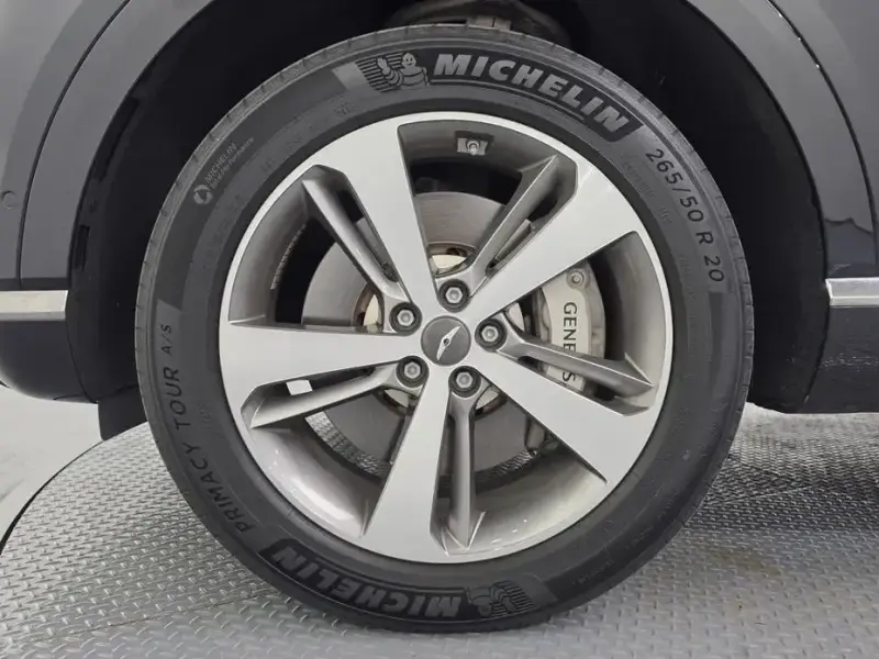 2023 Genesis GV80 с пробегом 61 460 км