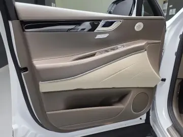 2023 Genesis GV80 с пробегом 31 691 км