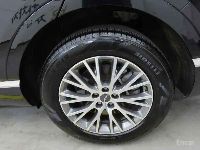 2023 Genesis GV80 с пробегом 90 790 км