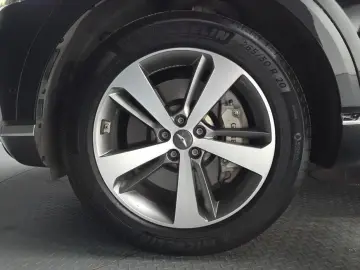 2023 Genesis GV80 с пробегом 77 504 км