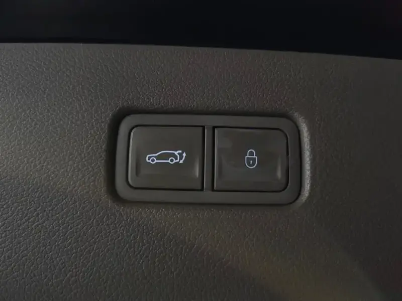 2023 Genesis GV80 с пробегом 77 504 км