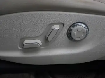 2023 Genesis GV80 с пробегом 77 504 км