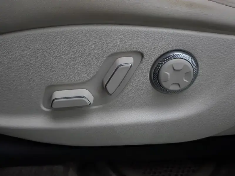 2023 Genesis GV80 с пробегом 77 504 км