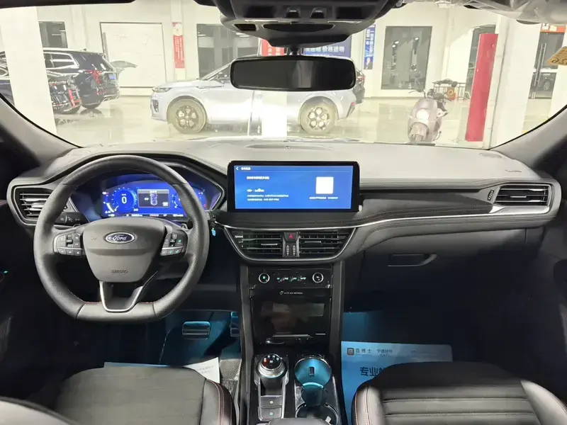 2019 Ford Escape с пробегом 10 000 км
