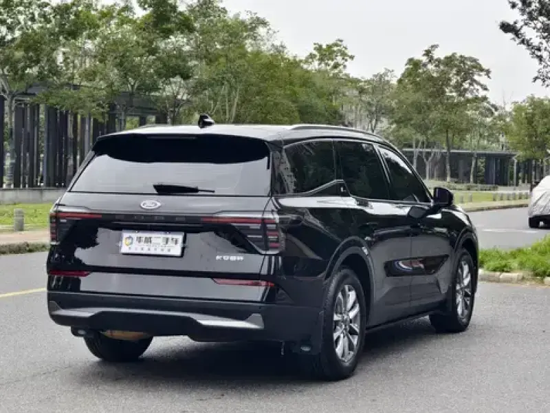 2025 Ford Edge с пробегом 19 000 км