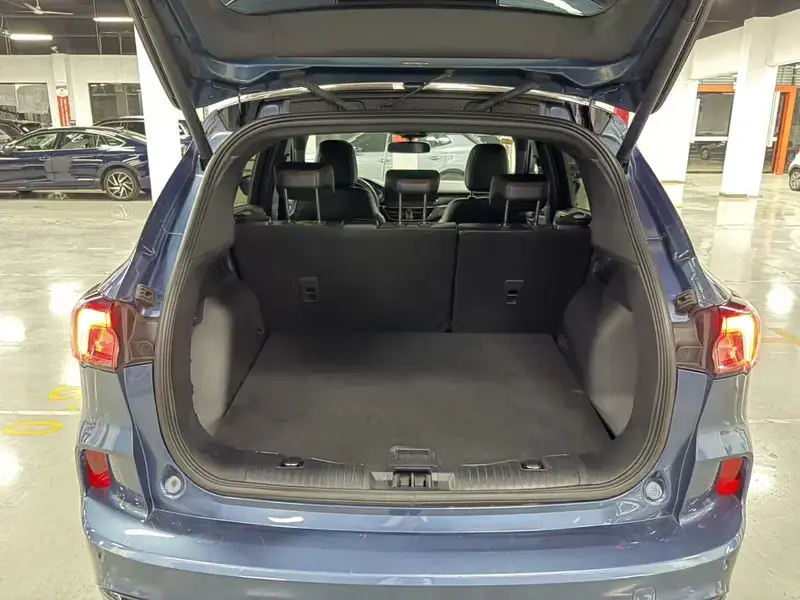 2019 Ford Escape с пробегом 10 000 км