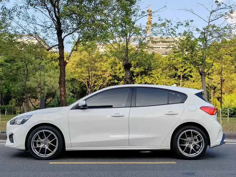 2021 Ford Focus с пробегом 52 000 км