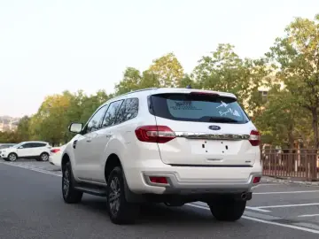 2020 Ford Everest с пробегом 90 000 км