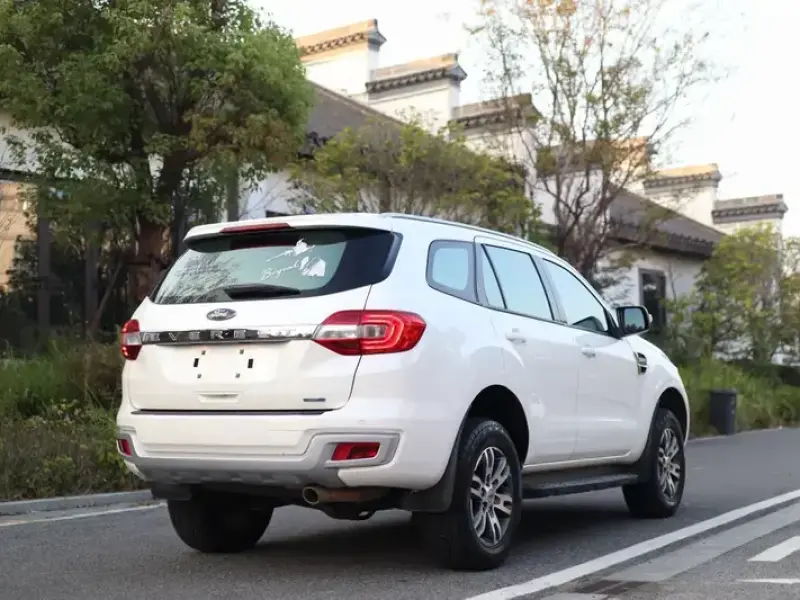 2020 Ford Everest с пробегом 90 000 км