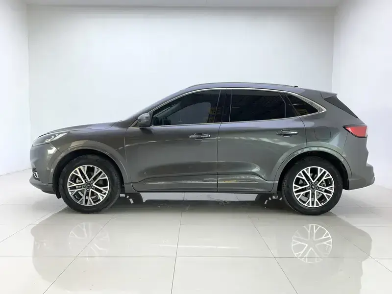2020 Ford Escape с пробегом 47 800 км