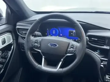 2020 Ford Explorer с пробегом 35 000 км