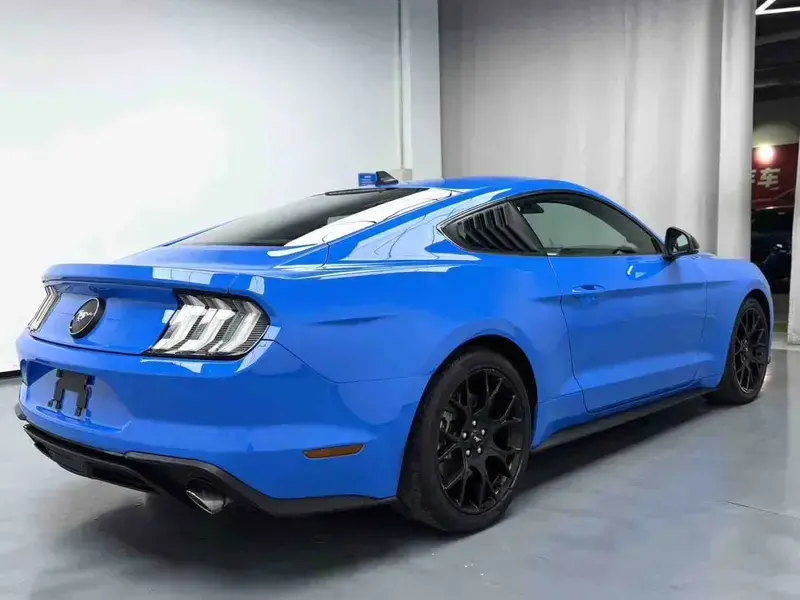 2022 Ford Mustang с пробегом 20 000 км