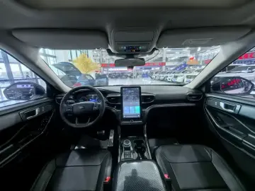 2020 Ford Explorer с пробегом 61 000 км
