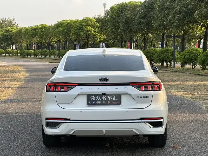 2025 Ford Mondeo с пробегом 37 000 км