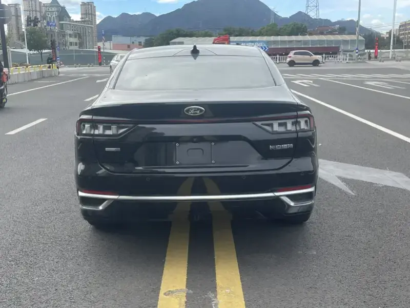 2022 Ford Mondeo с пробегом 28 000 км