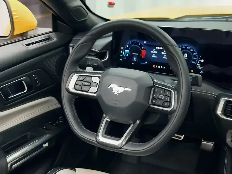 2024 Ford Mustang с пробегом 33 000 км