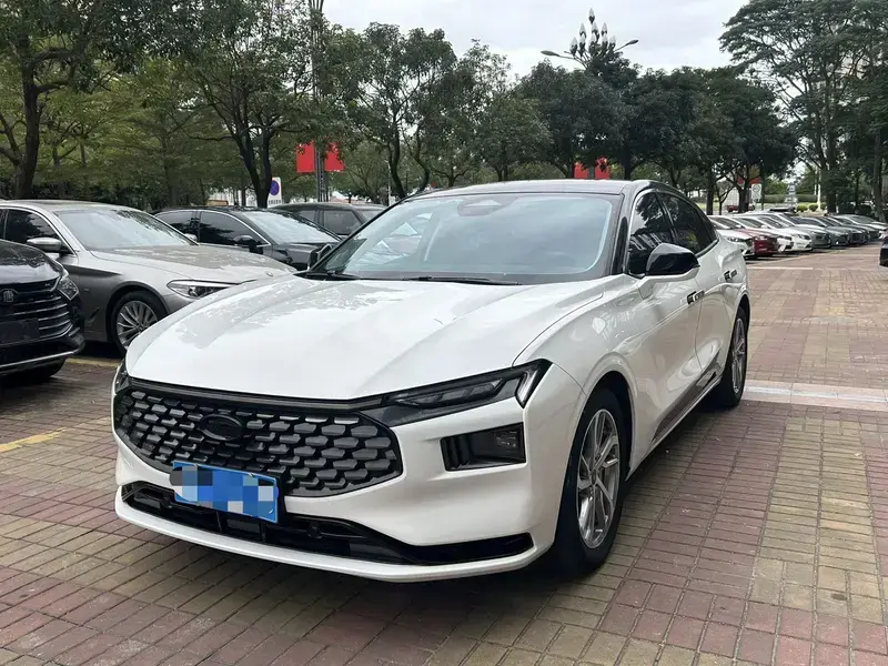 2023 Ford Mondeo с пробегом 20 000 км