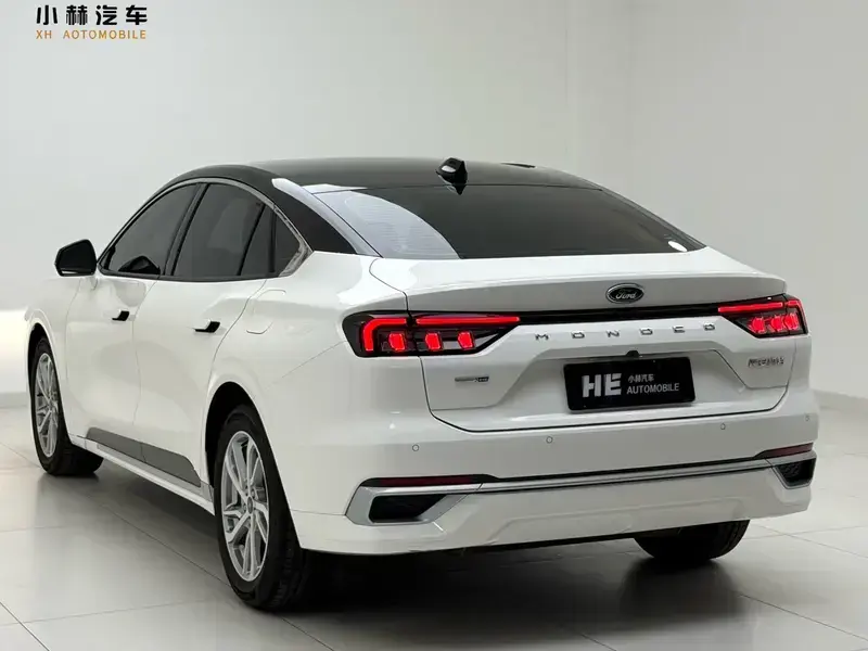2022 Ford Mondeo с пробегом 18 900 км