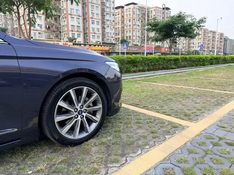 2019 Ford Taurus с пробегом 68 000 км