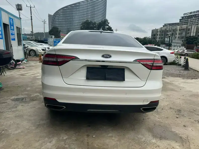 2019 Ford Taurus с пробегом 80 000 км