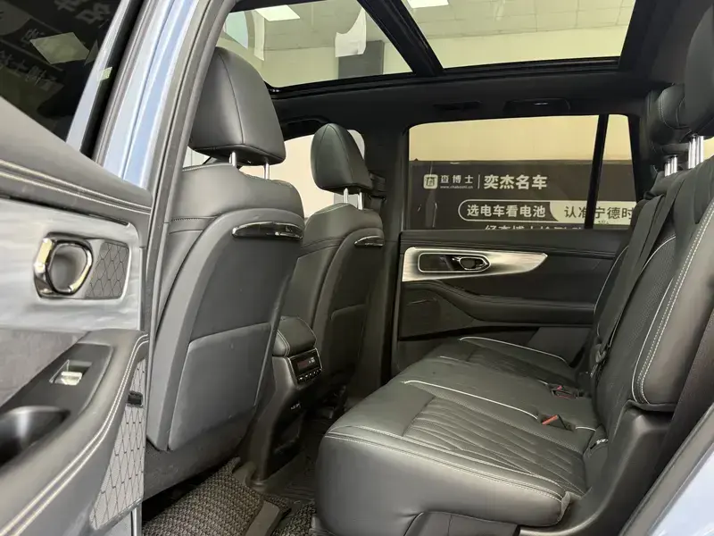 2022 GAC Trumpchi GS8 с пробегом 55 000 км