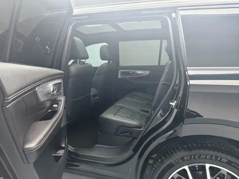 2022 GAC Trumpchi GS8 с пробегом 16 700 км