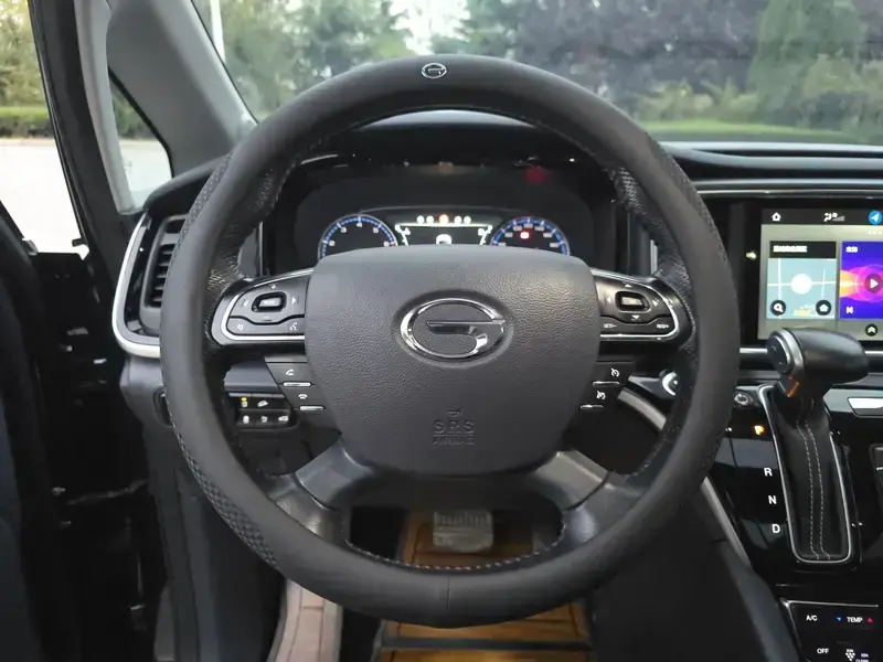 2020 GAC Trumpchi M8 с пробегом 40 000 км