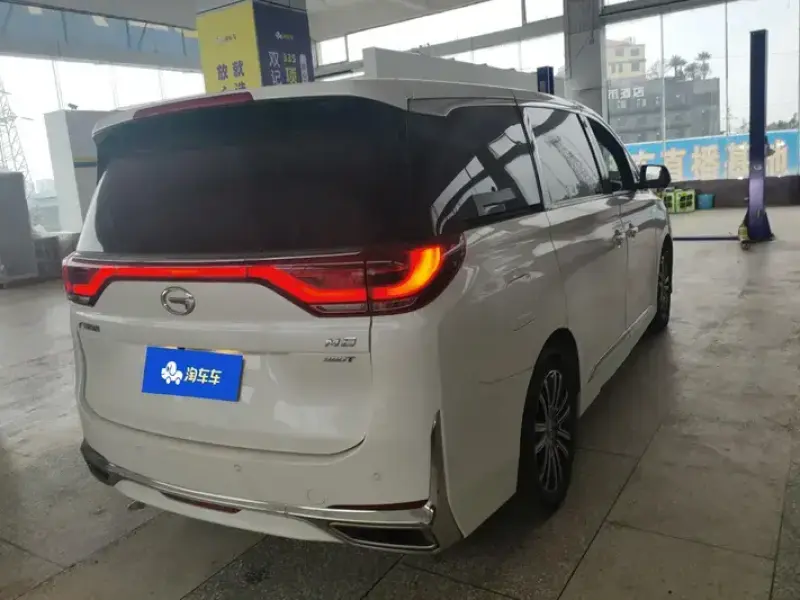 2021 GAC Trumpchi M8 с пробегом 52 000 км