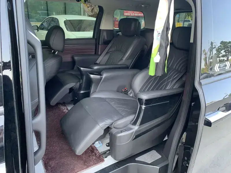 2024 GAC Trumpchi M8 с пробегом 24 000 км