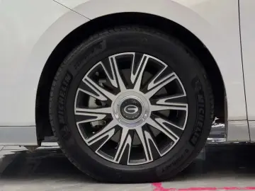 2024 GAC Trumpchi E9 с пробегом 36 900 км