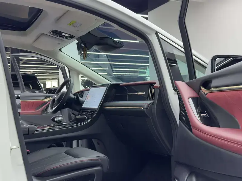 2024 GAC Trumpchi E9 с пробегом 36 900 км