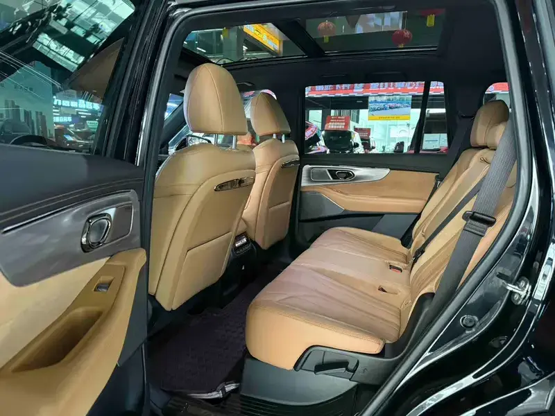 2024 GAC Trumpchi ES9 с пробегом 20 900 км