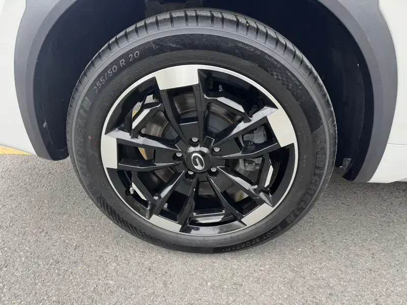 2024 GAC Trumpchi ES9 с пробегом 31 400 км