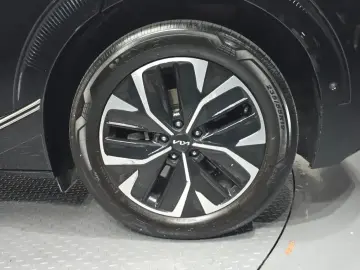 2022 Kia EV6 с пробегом 79 648 км