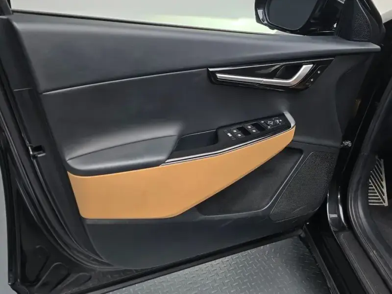 2022 Kia EV6 с пробегом 79 648 км
