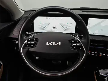 2022 Kia EV6 с пробегом 76 808 км
