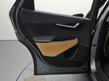 2022 Kia EV6 с пробегом 76 808 км