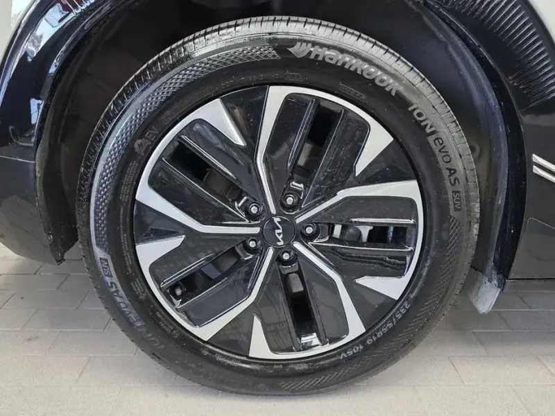 2023 Kia EV6 с пробегом 37 646 км