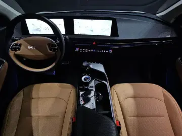 2023 Kia EV6 с пробегом 49 572 км