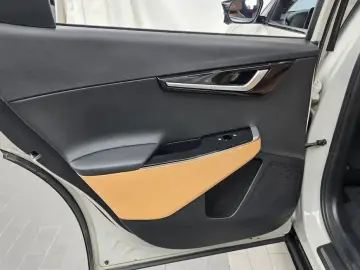 2023 Kia EV6 с пробегом 37 646 км