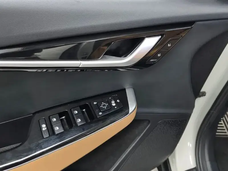 2023 Kia EV6 с пробегом 37 646 км