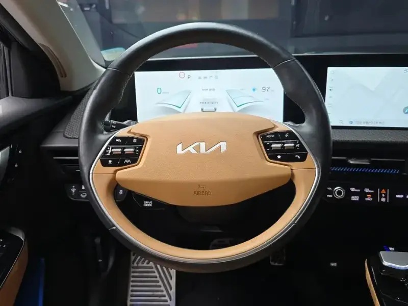 2023 Kia EV6 с пробегом 64 041 км