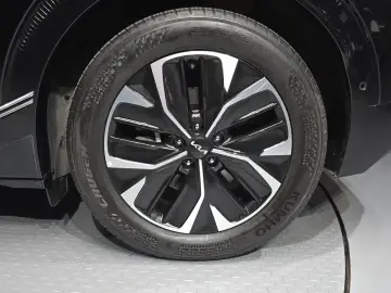 2023 Kia EV6 с пробегом 64 041 км