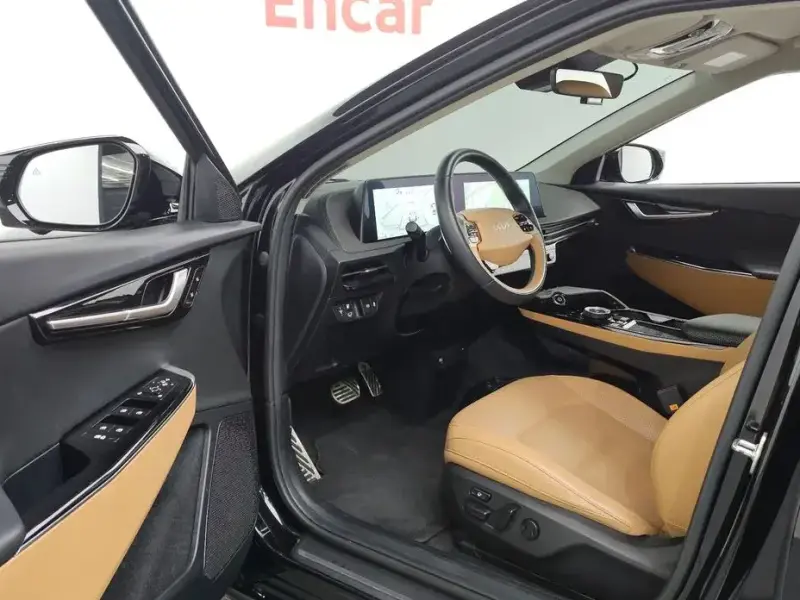 2023 Kia EV6 с пробегом 68 592 км