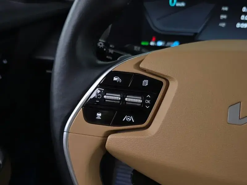 2023 Kia EV6 с пробегом 66 091 км