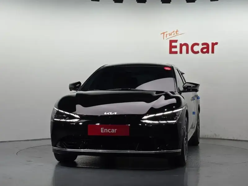 2023 Kia EV6 с пробегом 54 089 км