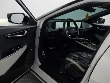 2023 Kia EV6 с пробегом 53 831 км