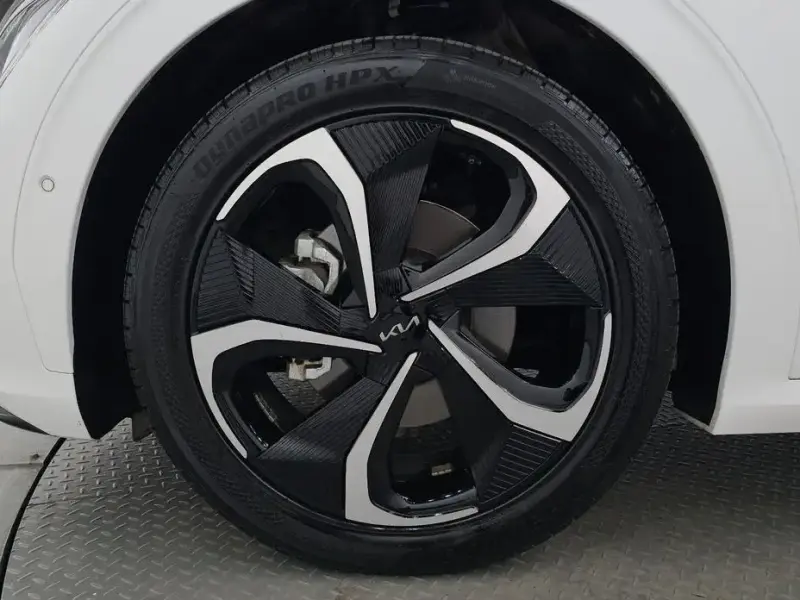 2022 Kia EV6 с пробегом 70 974 км